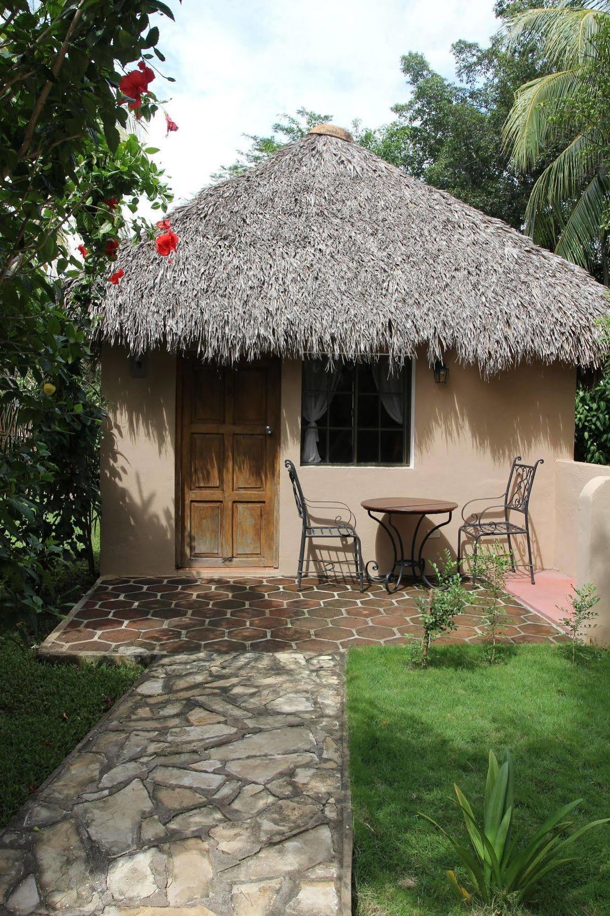 Hotel Mariposa León Екстериор снимка