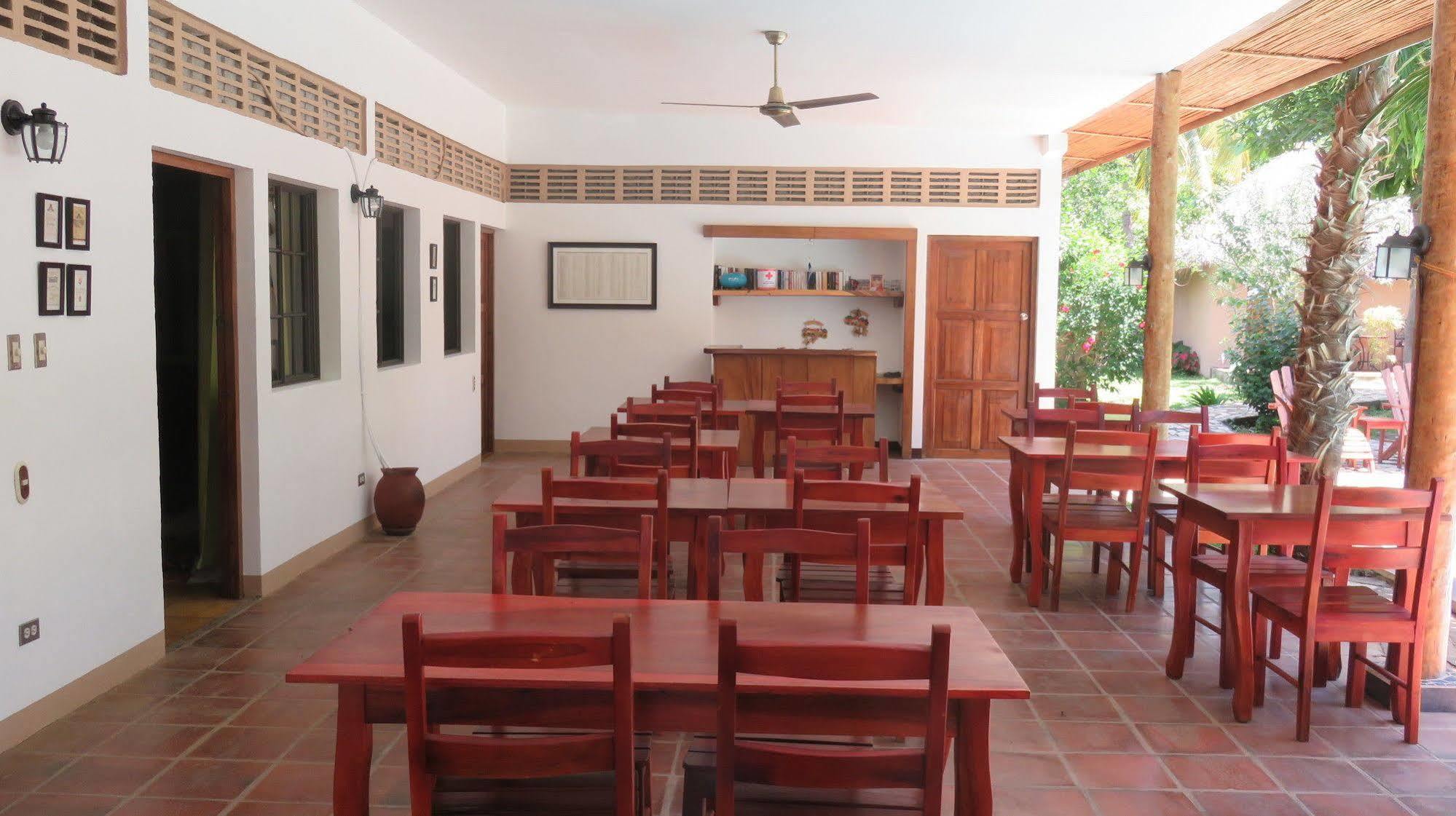 Hotel Mariposa León Екстериор снимка